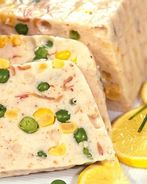 Мусс из окуня с кукурузой и зеленым горошком