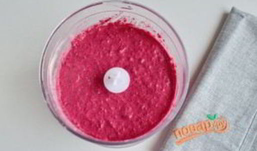 пикантный свекольный мусс с селедкой