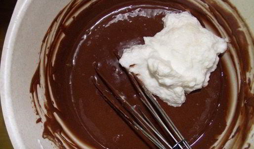 шоколадный мусс с клубникой