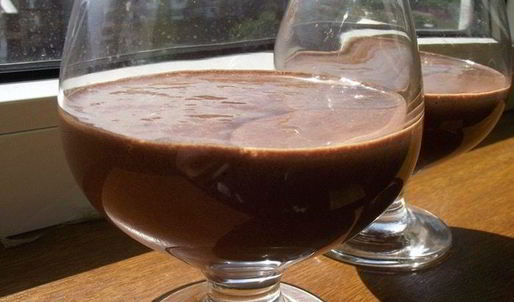 шоколадный мусс с клубникой