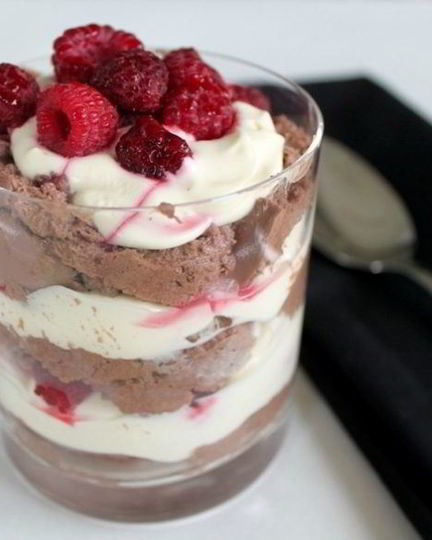 Рецепт шоколадного мусса с малиной