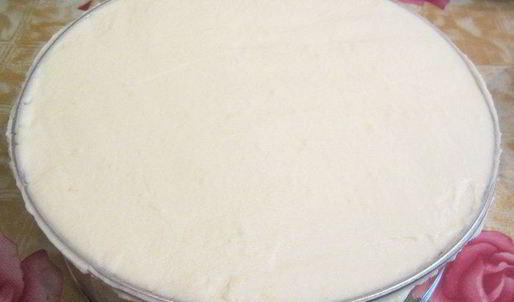 торт-мусс из апельсинового бисквита, винного крем-мусса и розового винограда