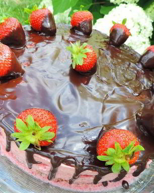 Торт-мусс Клубника в шоколаде