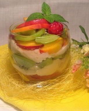 Творожный мусс с персиками и киви