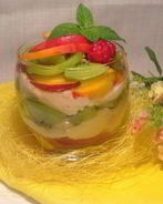 Творожный мусс с персиками и киви