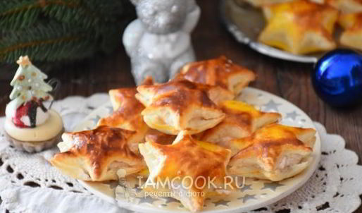 звездочки из слоеного теста с муссом из тунца