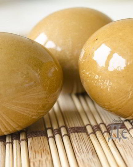 Рецепт красима пасхальные яйца в оранжево-коричневый цвет соком свеклы