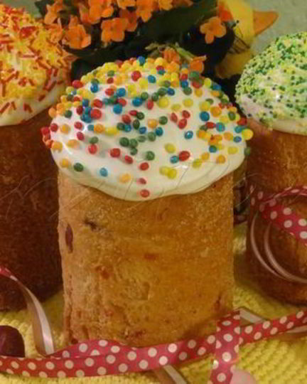 Рецепт кулича с вяленой вишней и кедровыми орешками