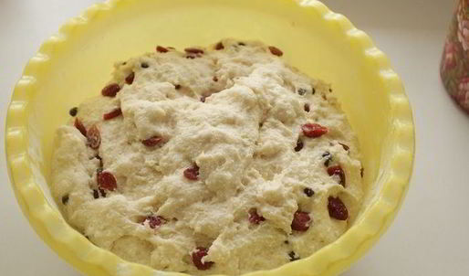 кулич творожный с вяленой клюквой