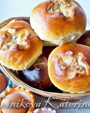 Ореховые пасхальные булочки