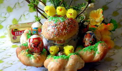 пасхальный кулич и булочки-гнездышки