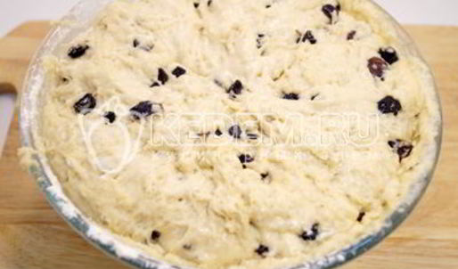 пасхальный кулич с изюмом