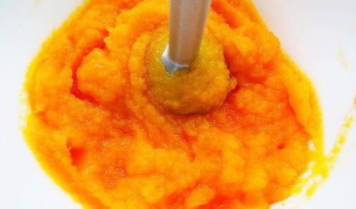 тыквенный кулич с лавандовой сливочной глазурью