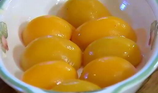 персиковый крамбл