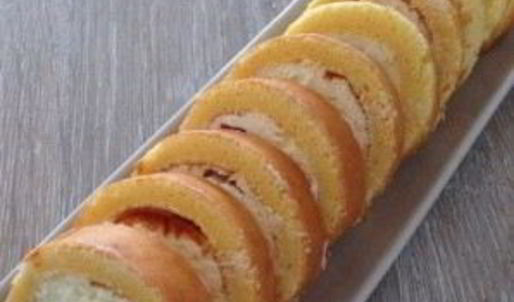 бисквитный рулет с брусничным суфле