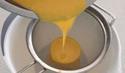 бисквитный рулет с брусничным суфле