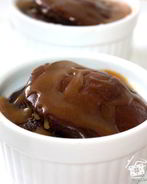 Шоколадное суфле с карамельным соусом