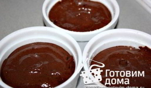 шоколадное суфле с карамельным соусом