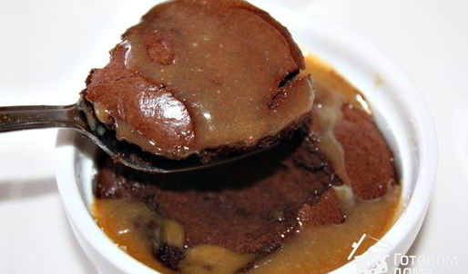 шоколадное суфле с карамельным соусом