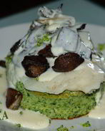 Суфле из брокколи со шпинатом, рыбным филе и лесными грибами