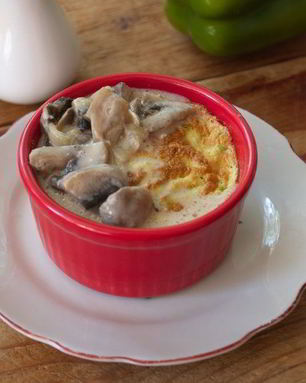 Суфле из кабачков с грибным соусом