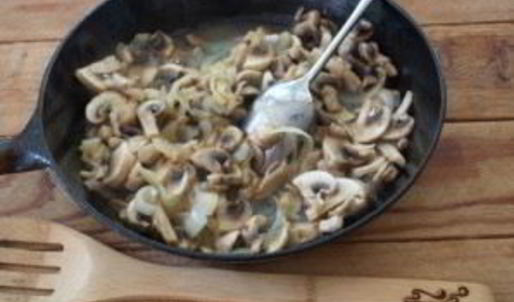 суфле из кабачков с грибным соусом