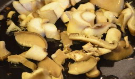 суфле из поленты с вешенками