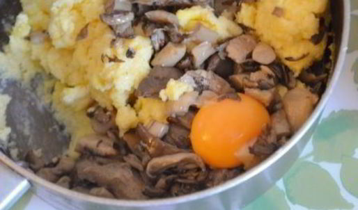 суфле из поленты с вешенками