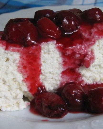 Рецепт творожного суфле с вишневым соусом