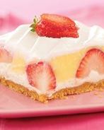 Творожный торт-суфле c клубникой