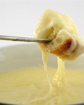 Сырное фондю в мультиварке