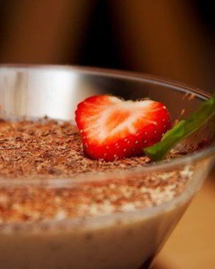 Рецепт клубничного тирамису с кофейными бисквитами