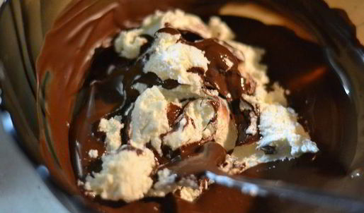 шоколадный тирамису с вишневым ликером