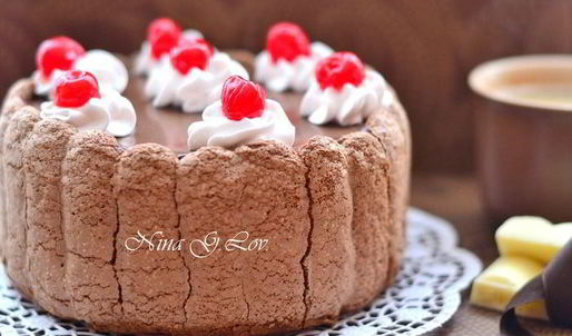 шоколадный тирамису с вишневым ликером