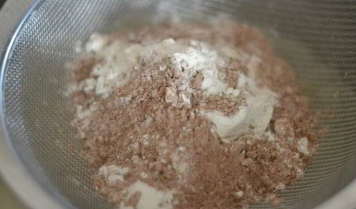 шоколадный тирамису с вишневым ликером