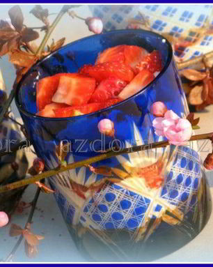 Тирамису без яиц, с рикоттой и клубникой