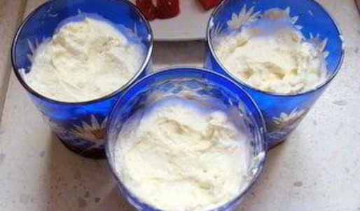 тирамису без яиц, с рикоттой и клубникой