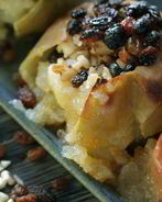 Запеченные яблоки с орехами и изюмом