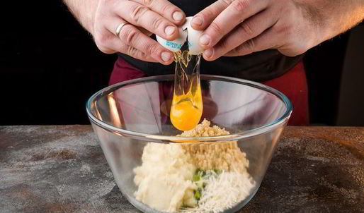 биточки из киноа с цветной капустой и укропом