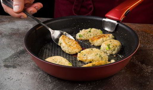 биточки из киноа с цветной капустой и укропом