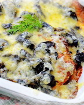 Ароматные картофельно-кабачковые драники, запеченные с подберезовиками