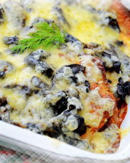 Рецепт ароматных картофельно-кабачковые драники, запеченные с подберезовиками