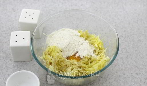 драники с колбасой