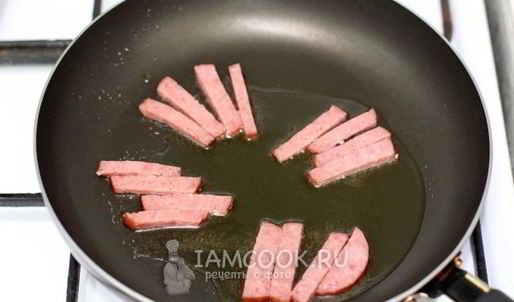 драники с колбасой