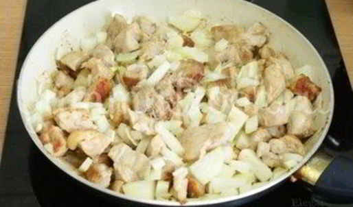 драники с мясом в горшочках