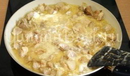 драники с мясом в горшочках