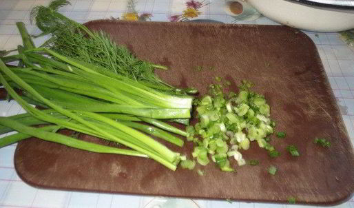 драники с селедочным салатом