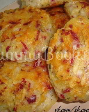 Драники с ветчиной, сыром и зеленью