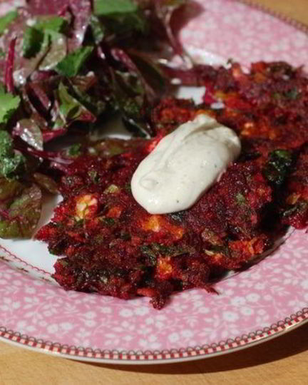 Рецепт свекольных драников с брынзой