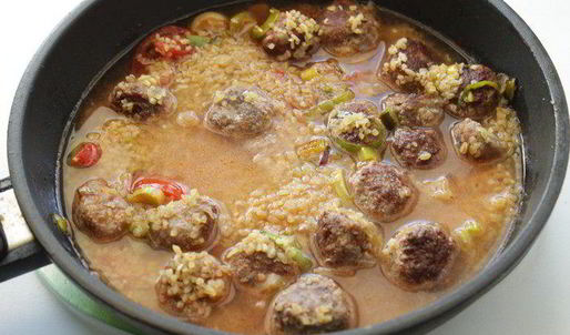 булгур с фрикадельками